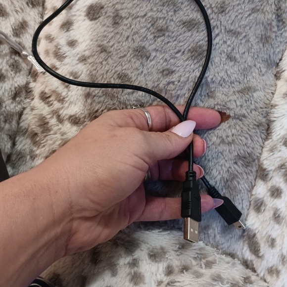 Vivitar Red Action Camera with Accessories - Picture 10 of 11